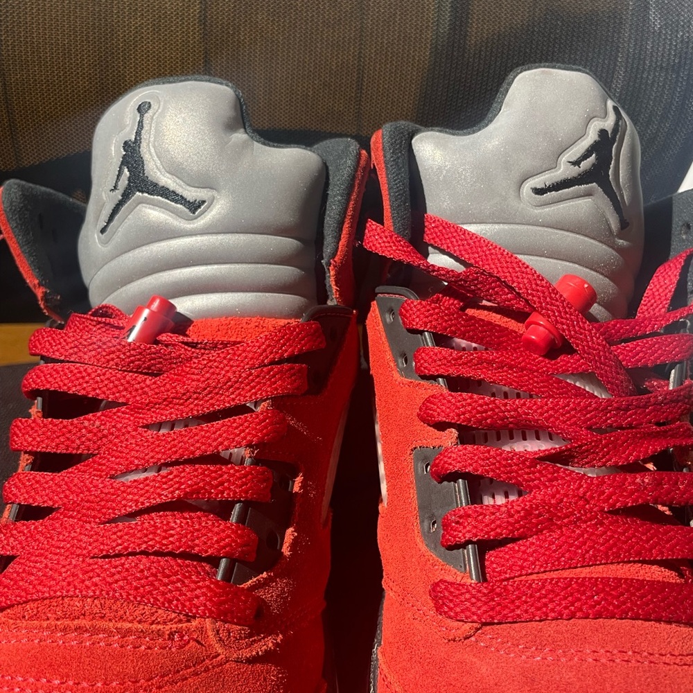 Air Jordan 5 Raging Bull (2021) - Picture 7 of 16